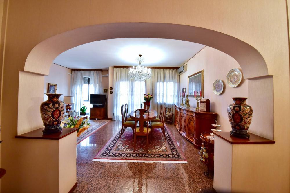 appartamento in vendita a Saronno