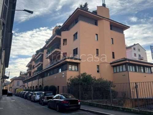 negozio in vendita a Saronno