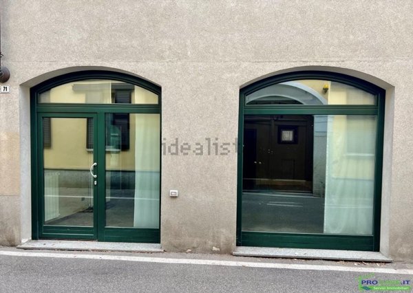 locale commerciale in vendita a Saronno