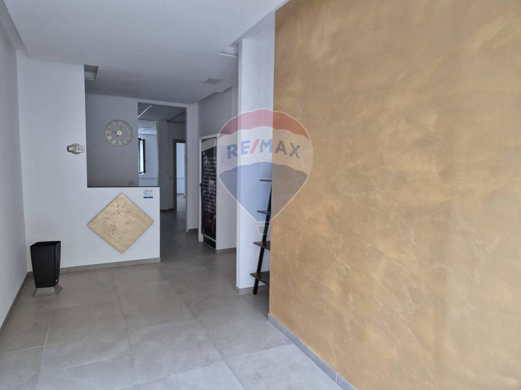 negozio in vendita a Saronno