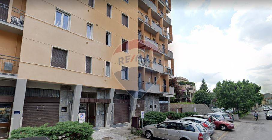 negozio in vendita a Saronno
