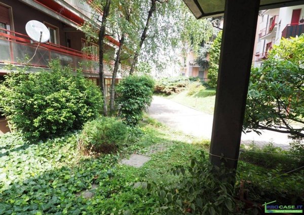 appartamento in vendita a Saronno in zona Campo dei Fiori