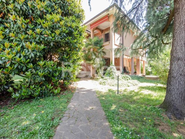 appartamento in vendita a Saronno