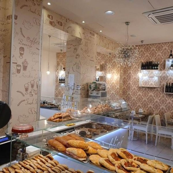 negozio in vendita a Saronno