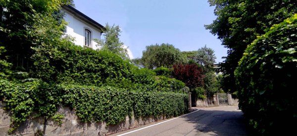 casa indipendente in vendita a Saronno