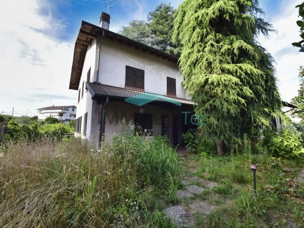 casa indipendente in vendita a Saronno