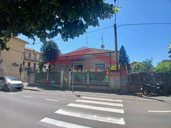 casa indipendente in vendita a Saronno