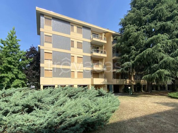 appartamento in vendita a Saronno