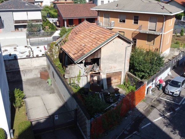 casa indipendente in vendita a Saronno