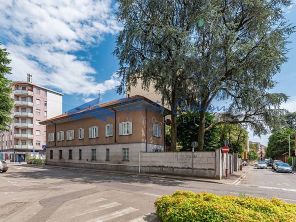 appartamento in vendita a Saronno