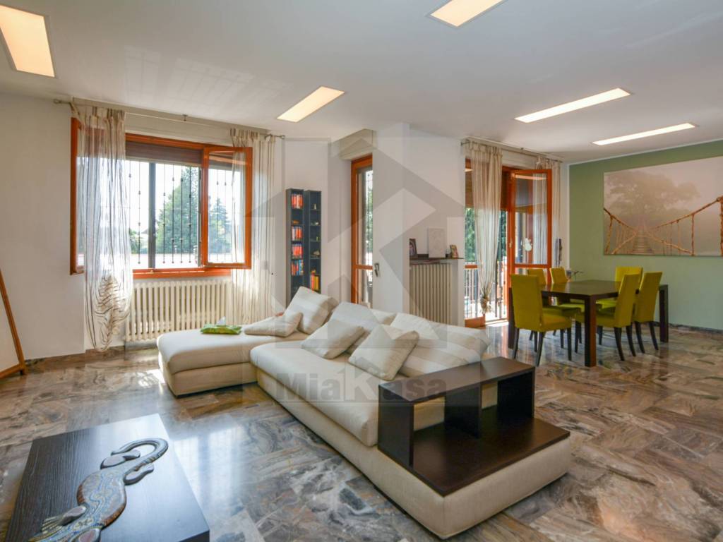 appartamento in vendita a Saronno