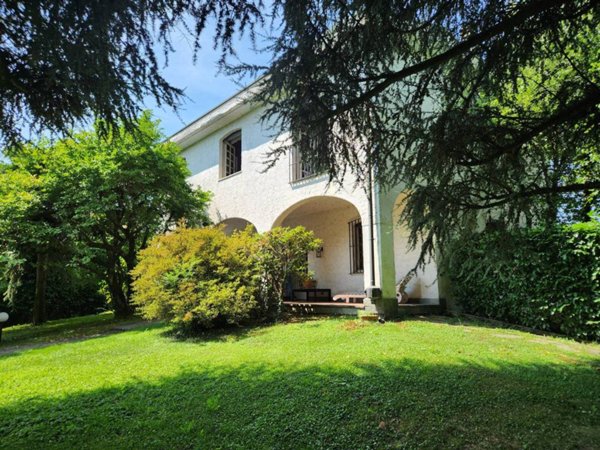 casa indipendente in vendita a Saronno