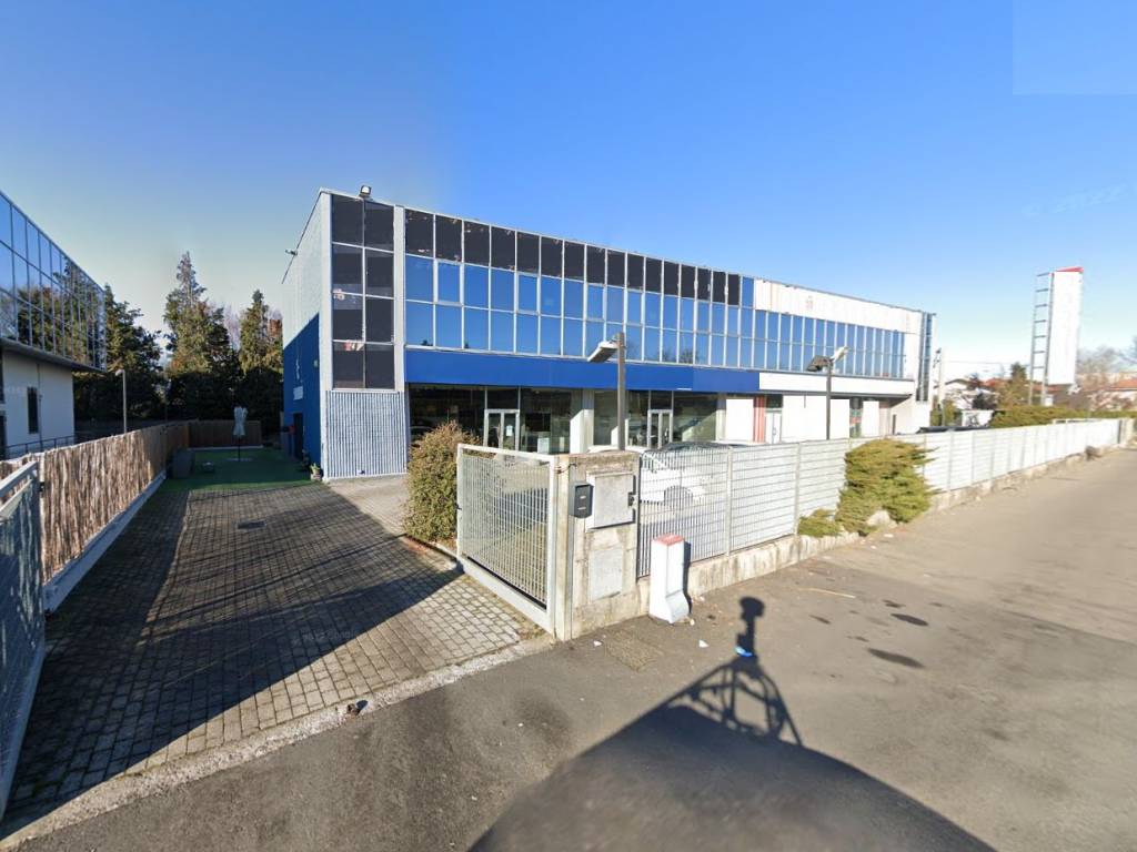 negozio in vendita a Saronno