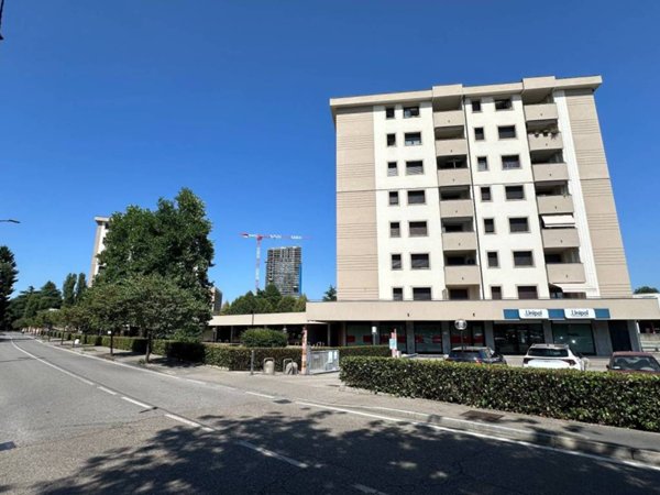 negozio in vendita a Saronno