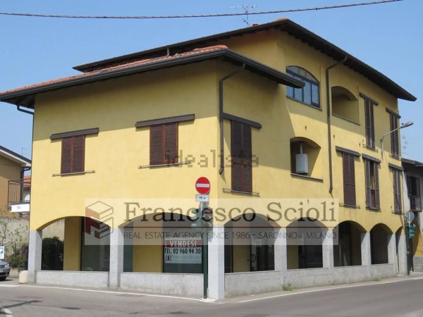 loft in vendita a Saronno in zona Dal Pozzo