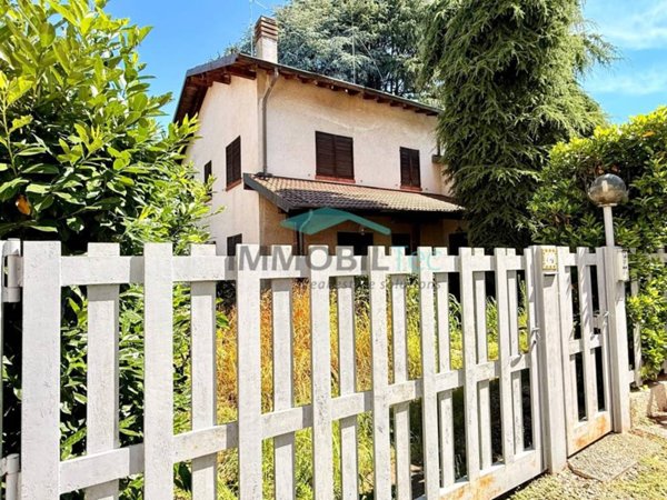 casa indipendente in vendita a Saronno