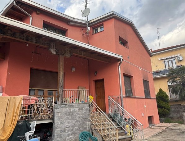 appartamento in vendita a Saronno