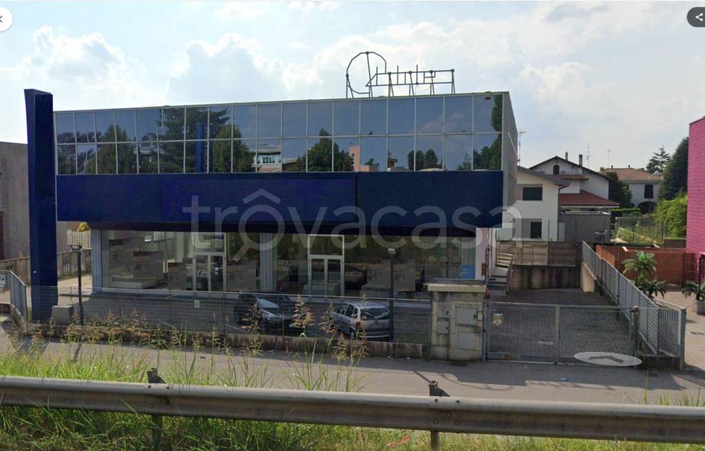 negozio in vendita a Saronno