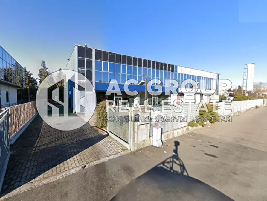 negozio in vendita a Saronno