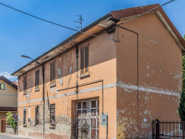 casa indipendente in vendita a Saronno