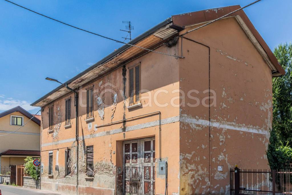 casa indipendente in vendita a Saronno