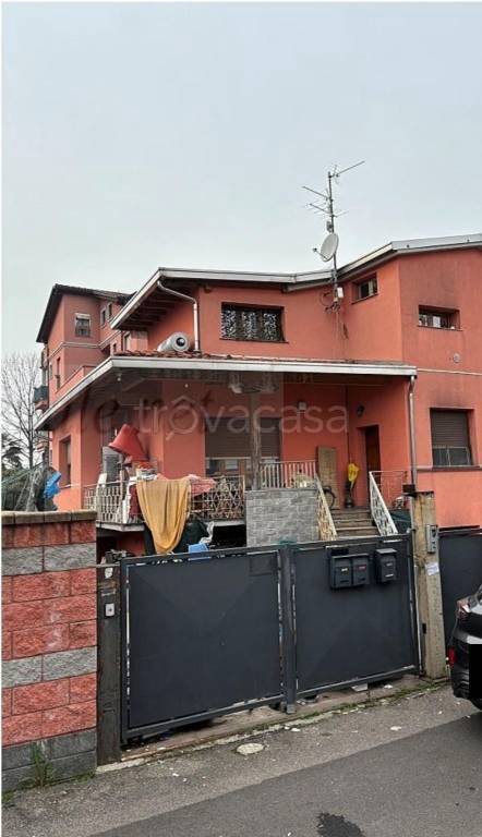 casa indipendente in vendita a Saronno