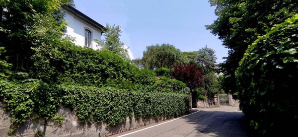 casa indipendente in vendita a Saronno