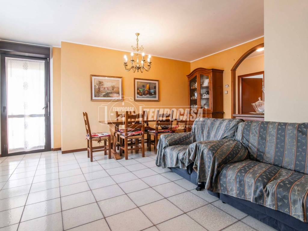appartamento in vendita a Saronno
