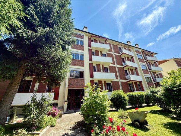 appartamento in vendita a Saronno