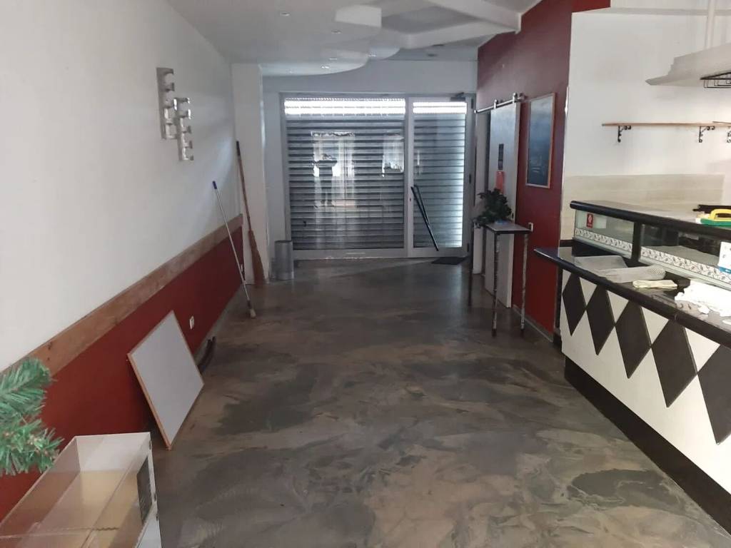 negozio in vendita a Saronno