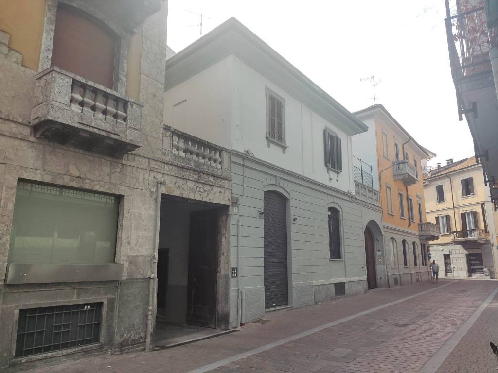 negozio in vendita a Saronno