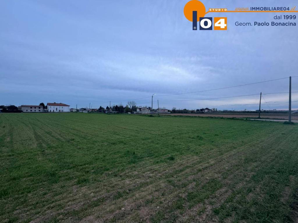 terreno agricolo in vendita a Saronno in zona Campo dei Fiori