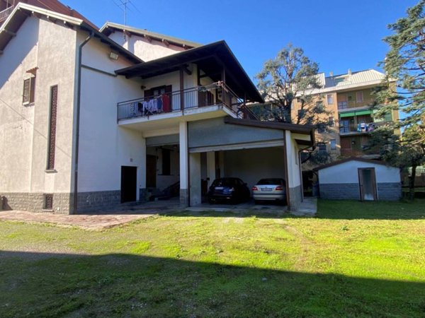 casa indipendente in vendita a Saronno
