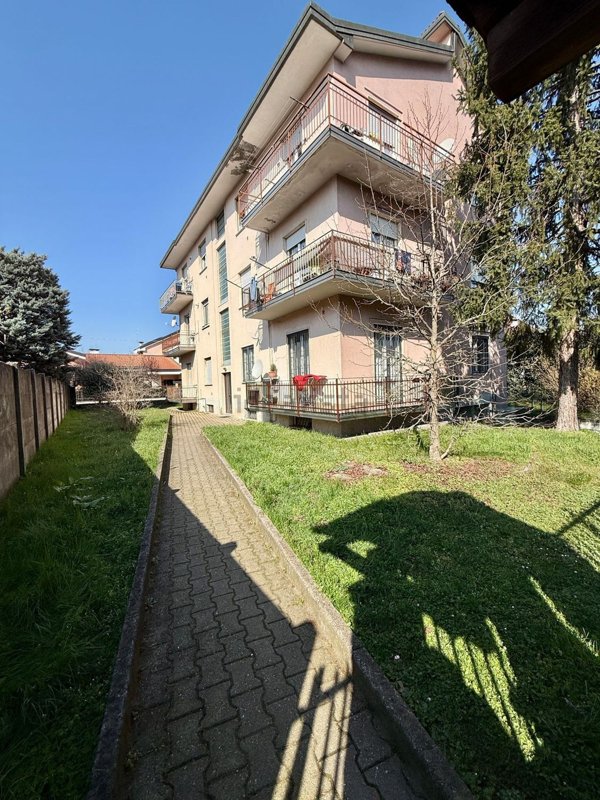 appartamento in vendita a Saronno