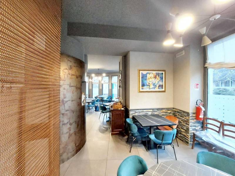 negozio in vendita a Saronno
