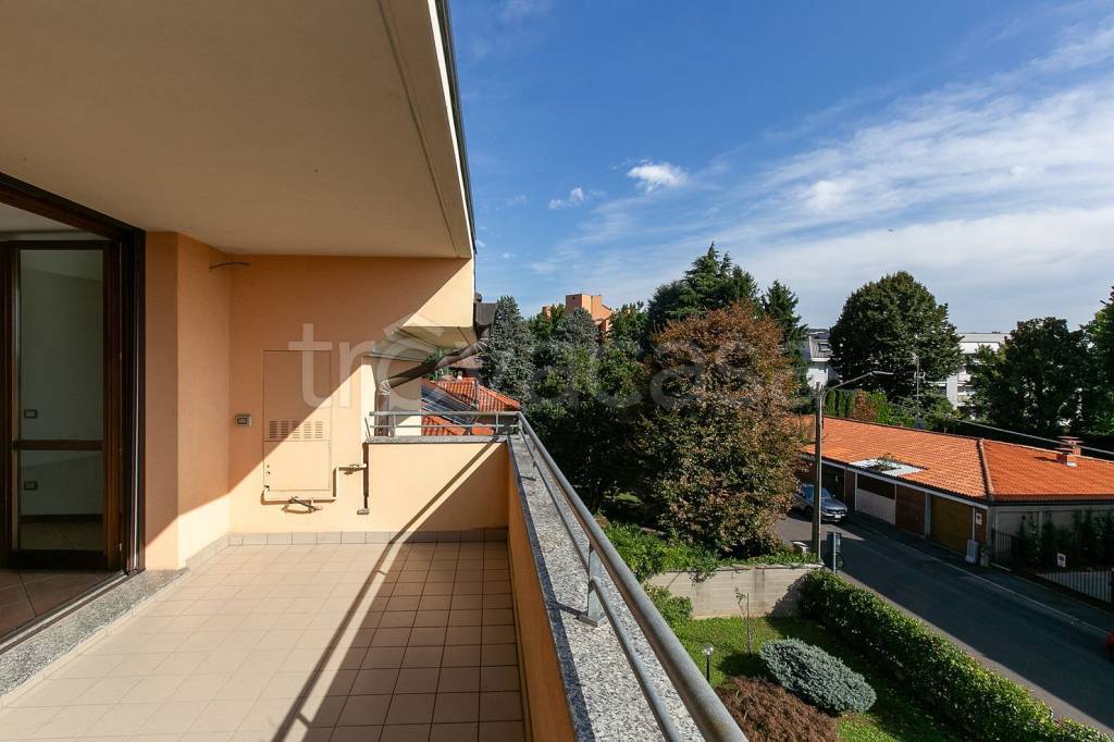 appartamento in vendita a Saronno