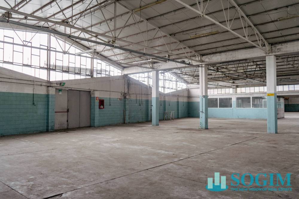 capannone in vendita a Saronno