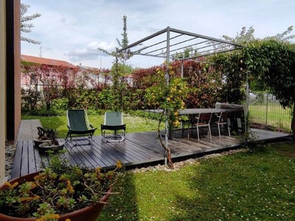 casa indipendente in vendita a Saronno