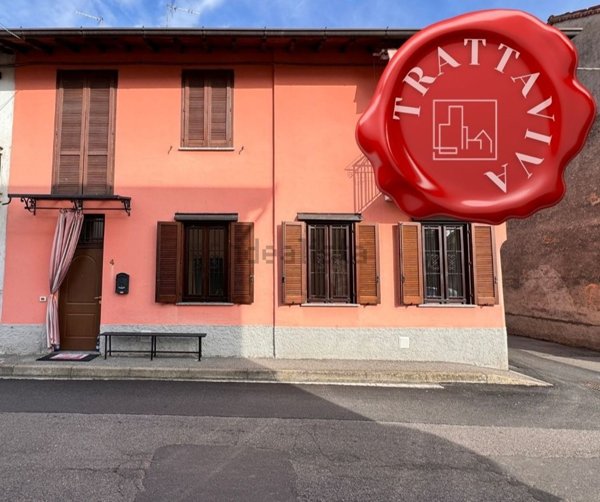 casa indipendente in vendita a Saronno in zona Cascina Colombara