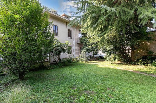 casa indipendente in vendita a Saronno