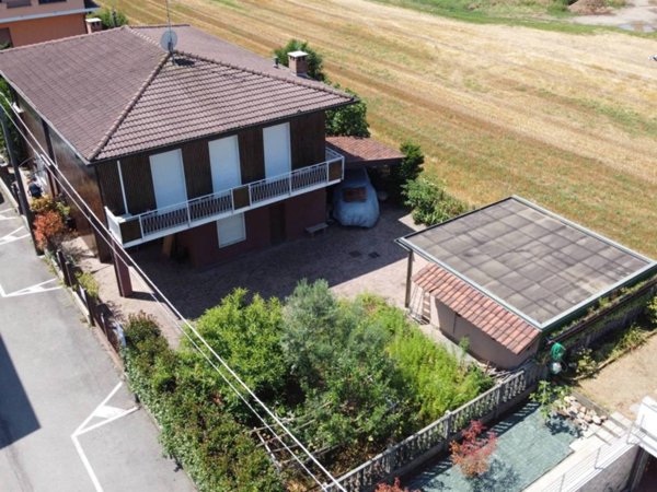 casa indipendente in vendita a Saronno