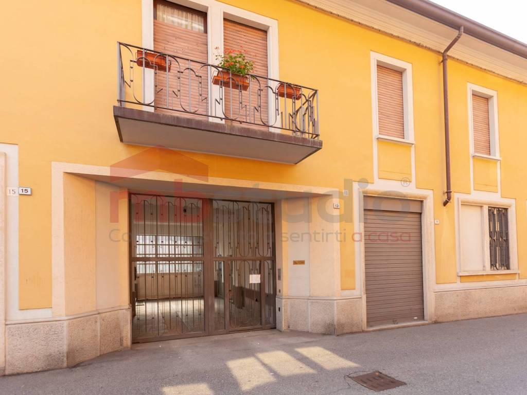 negozio in vendita a Saronno