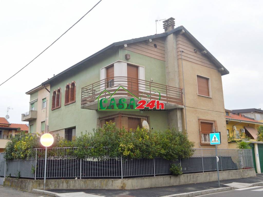 appartamento in vendita a Saronno