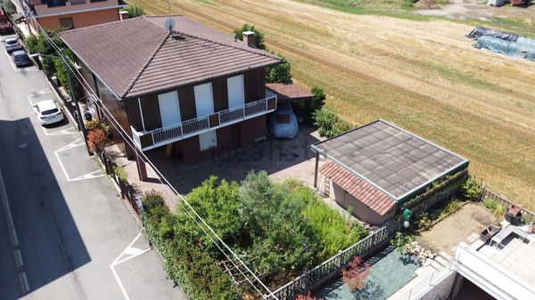 casa indipendente in vendita a Saronno