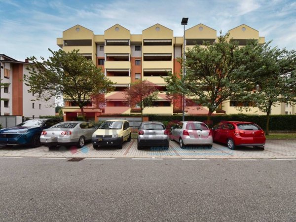 appartamento in vendita a Saronno