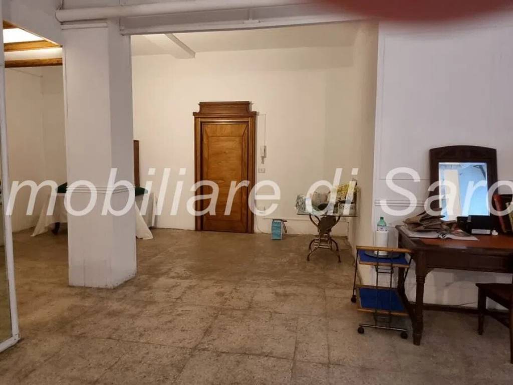 negozio in vendita a Saronno