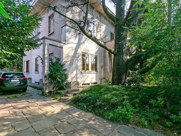 casa indipendente in vendita a Saronno