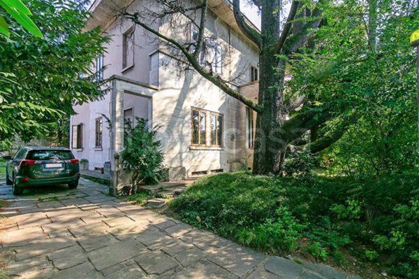 casa indipendente in vendita a Saronno