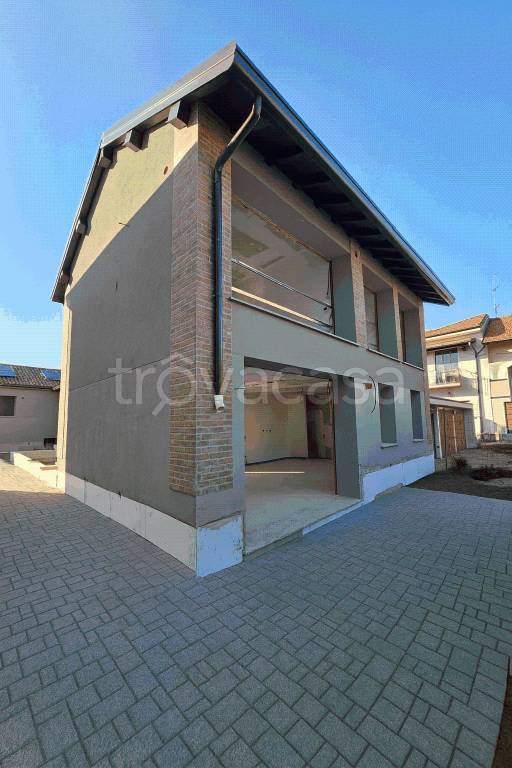 casa indipendente in vendita a Saronno