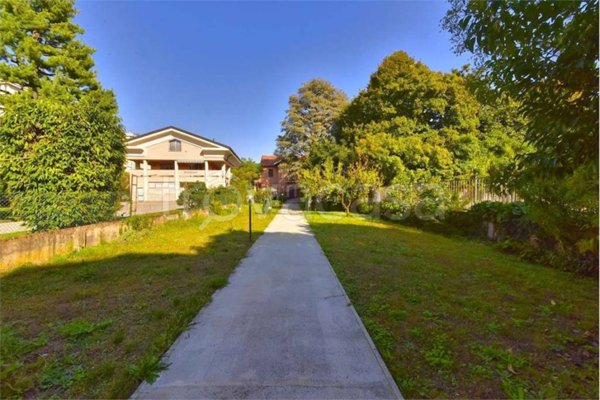 casa indipendente in vendita a Saronno